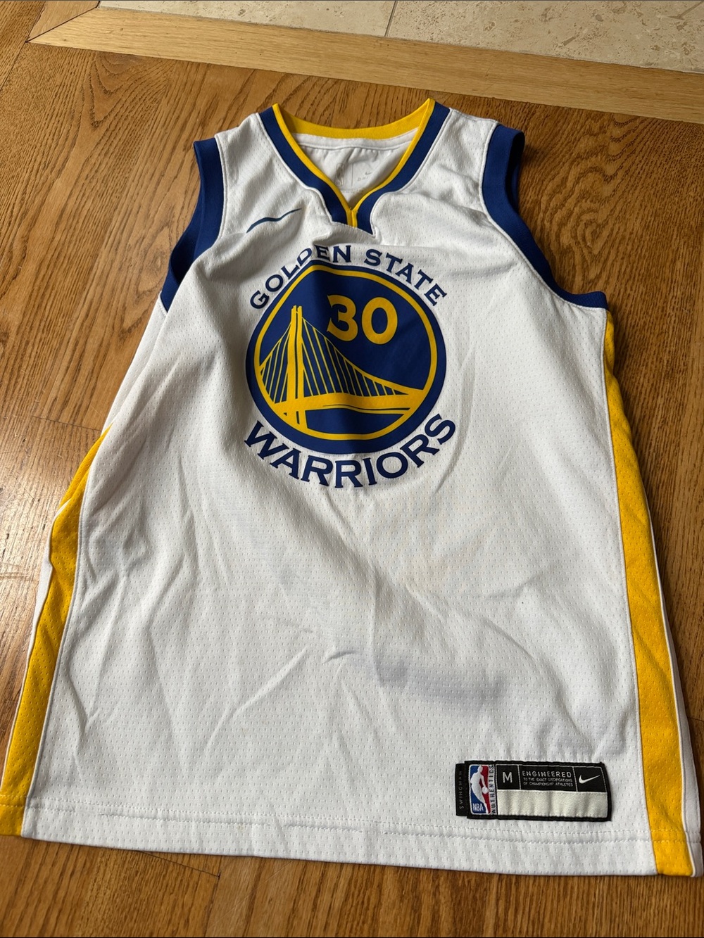Golden State Warriors CURRY Boys White & Yellow Basketball Jersey- Like New